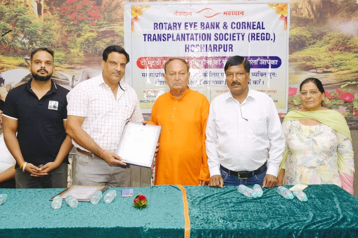 Students and needy people are getting benefits from the efforts of Chandra Prakash Saini:– Sanjeev Arora.